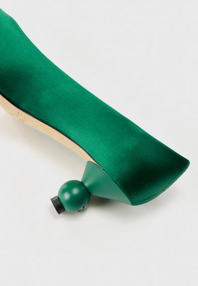 WEEKEND MaxMara RENZASATIN - Klasszikus sarkú cipők - verde
