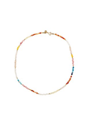 Fin perlekæde med små runde perler i orange, pink, gul, blå og hvid, med en guldfarvet springring-lås.