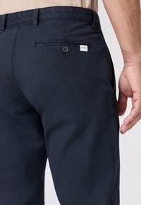 ROY ROBSON MIT STRUKTUR - Chinos - dunkelblau
