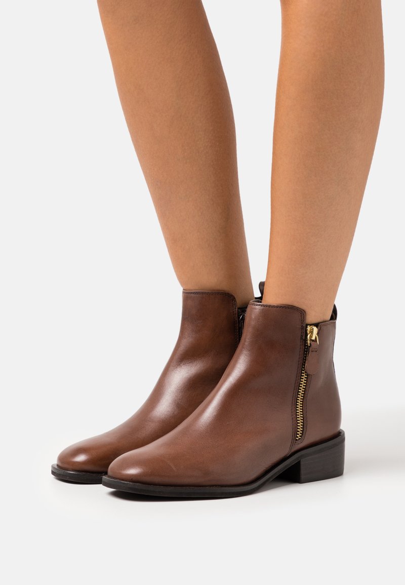 Marks & Spencer Boots à talons chocolate/marron ZALANDO.BE