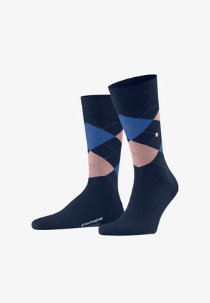 Una coppia di calzini blu navy fino al polpaccio con un motivo argyle a diamante blu e rosa e bordi a coste.