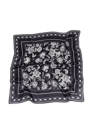 Czarny jedwabny szal z białymi kwiatowymi i paisley wzorami, obramowany geometrycznymi zdobieniami, opatrzony napisem "Deni Cler Milano" w rogu.