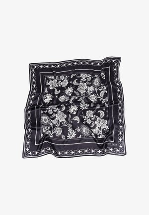 Czarny jedwabny szal z białymi kwiatowymi i paisley wzorami, obramowany geometrycznymi zdobieniami, opatrzony napisem "Deni Cler Milano" w rogu.