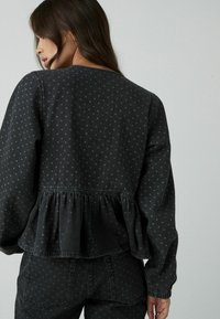 Next REGULAR FIT  FRONT SMOCK - Blůza - black polkadot
