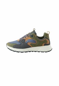 Męskie sneakersy w odcieniach szarości, zieleni i brązu; teksturowana tkanina i gładkie skórzane akcenty; amortyzowana biała podeszwa; sportowy design.