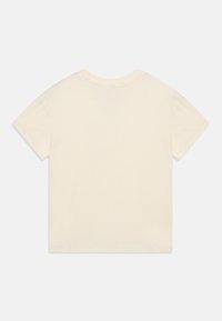 Tričko s krátkým rukávem v off-white barvě ze 100% bavlny, s klasickým kulatým výstřihem a volným střihem, hladkým materiálem a čistými okraji.