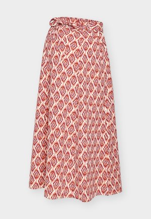 Gonna a portafoglio rossa e bianca con fantasia e fiocco in vita, caratterizzata da un design geometrico e una silhouette fluida.