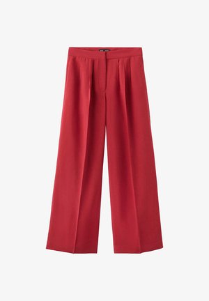Pantaloni rossi a gamba larga con pieghe in vita e chiusura frontale nascosta, mostrati su sfondo bianco.