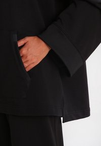 FENTY x PUMA Jersey con capucha - black