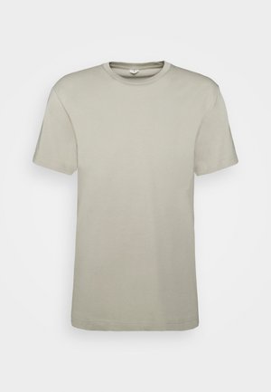 Hellgraues Baumwoll-T-Shirt mit kurzen Ärmeln, Rundhalsausschnitt und geradem Saum. Glatte Textur, minimalistisches Design, keine sichtbaren Muster oder Grafiken.