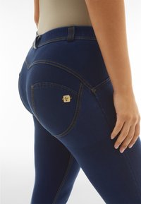 Freddy Vaqueros pitillo - dark jeans yellow seam