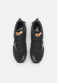 New Balance FRESH FOAM X HIERRO V7 - Trail running shoes - black