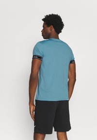 Ellesse ALENTE TEE - T-shirt estampada - light blue