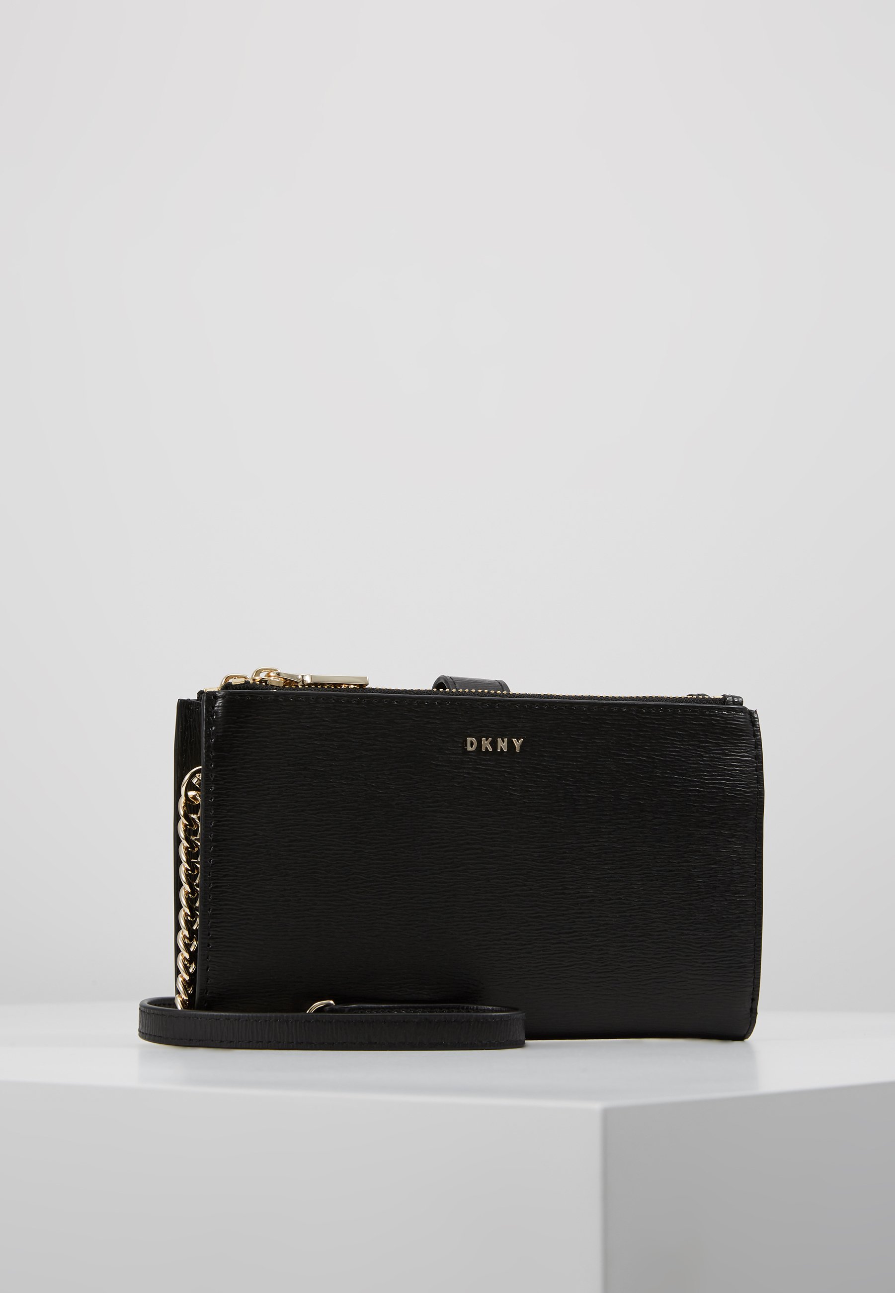 dkny wallet black