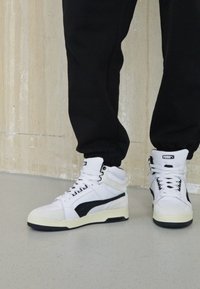 Puma SLIPSTREAM MID HERITAGE UNISEX - Sapatilhas de cano alto - white/black/nimbus cloud