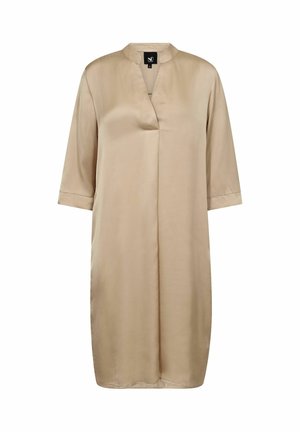 Šviesiai smėlinis, kelių ilgio suknelė, pagaminta iš sklandžios medžiagos; turi iškeltą apykaklę, trumpas rankoves ir subtilią V formos iškirptę su laisvu siluetu.