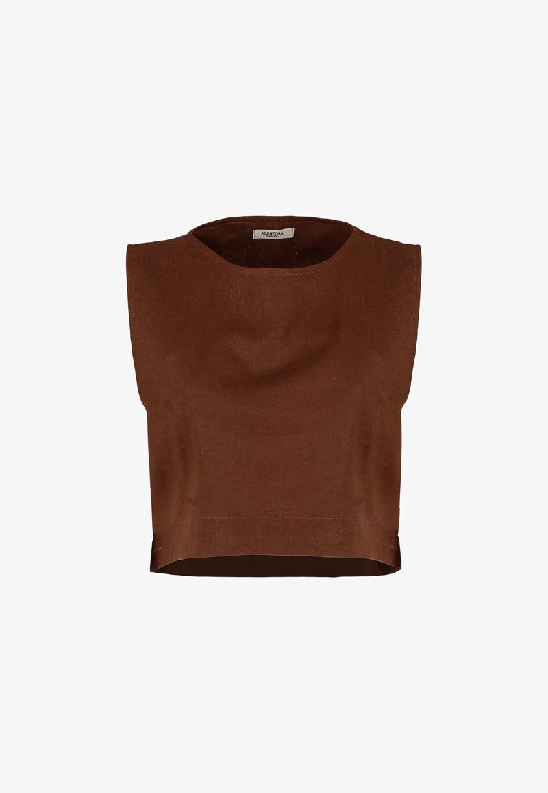 Brązowy cropped top wykonany z tkaniny o gładkiej fakturze. Posiada okrągły dekolt i krótkie rękawy, z czystymi szwami i bez widocznych zapięć.