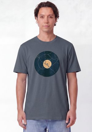 watapparel, BROKEN VINYL UNISEX - T-shirt imprimé - blue grey