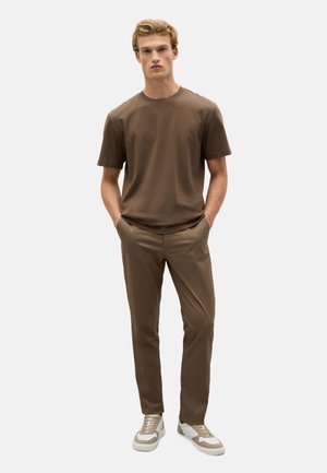 WITH ZIP AND BUTTON - Chino - dark brown