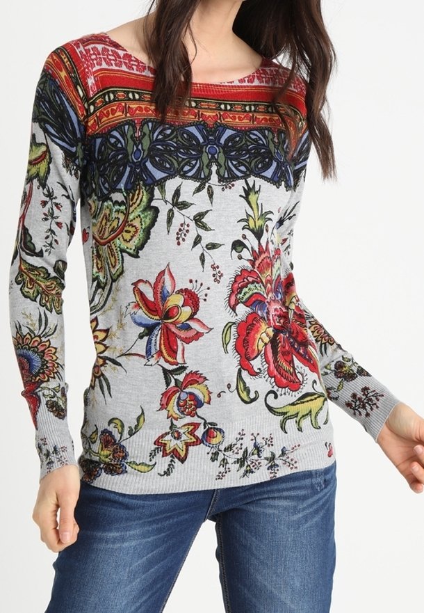 Pull gris à manches longues avec des motifs floraux et géométriques multicolores, doté d'un large col et d'un ourlet et de bords côtelés.