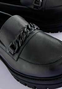 Next FOREVER COMFORT WITH MOTIONFLEX CHUNKY LOAFERS  - REGULAR FIT - Scarpe senza lacci - black