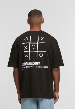 TICTACTOE - Print T-shirt - jetblack