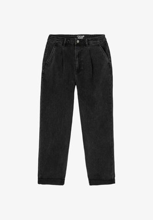 Jean droit noir taille haute avec plis à l'avant, poches latérales, passants de ceinture, fermeture par boutons et ourlets retroussés.