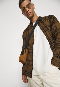Only & Sons ONSNATE LIFE CHECK SHIRT - Camisa - kangaroo