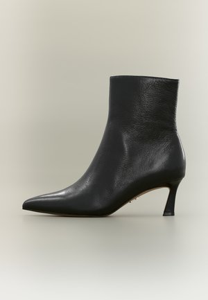 Steve Madden, LULAH - Enkelkaarsjes - black