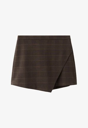 Jupe portefeuille à carreaux marron avec un design structuré, une ceinture insérée et un ourlet légèrement incliné, en tissu texturé.