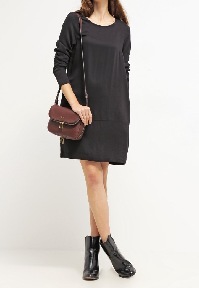 Vero Moda Day dress - black - (Pre-owned) - Zalando.ie Vero Moda Day dress - black - (Pre-owned) - Zalando.ie