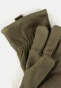 Braune Lederhandschuhe mit weicher Textur, mit gerafftem Handgelenkdteil und glatten Fingern. Enthält eine kleine Aufhängeschlaufe zur Aufbewahrung.