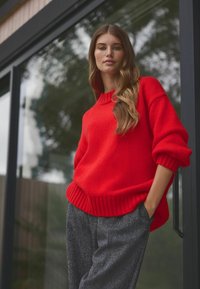 Next Pulover - red