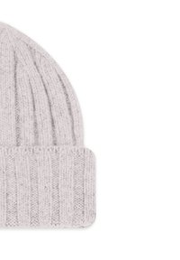 Beanie lavorato a maglia di colore grigio chiaro con una trama a coste. Presenta un risvolto alla base, che garantisce una vestibilità aderente.