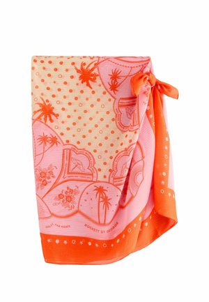Écharpe à motifs rose clair et orange nouée sur un côté avec des palmiers, des pois, des cœurs et des motifs floraux.