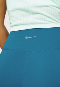 Nike Performance Leggings - light-blue denim