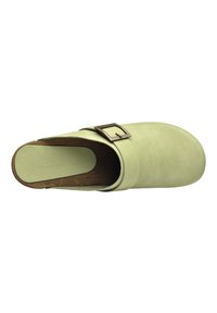 Green suede clog with a wide strap and a bronze metal buckle. Features a wooden insole and smooth texture.