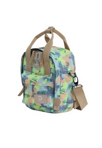 Zaino mimetico in verde, blu e arancione, con due manici superiori, una tasca frontale e una tracolla regolabile. Finitura in tessuto strutturato.