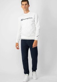 Champion CREWNECK BEKLEIDUNG - Sudadera - weiß