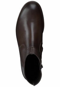 Hnědé kožené kotníkové boty s hladkým povrchem, kulatou špičkou, bočním zipem a jemnými švy jako akcenty.