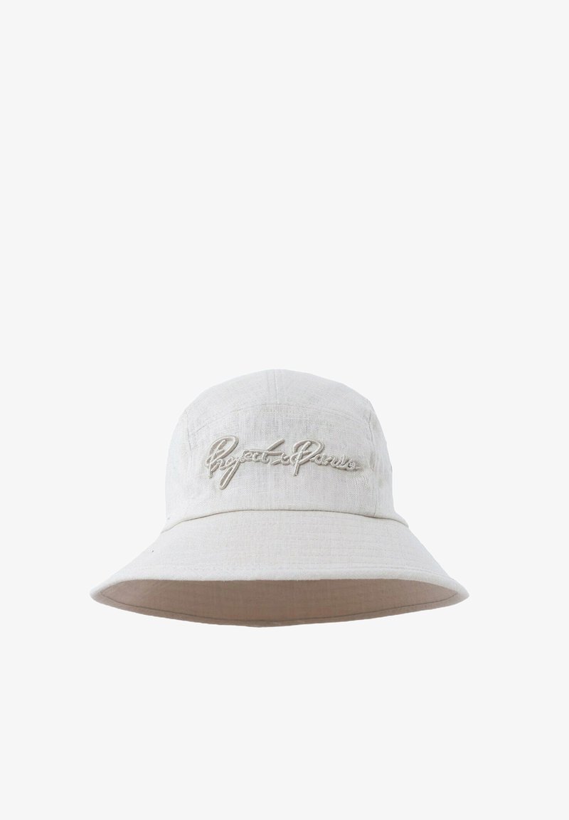 Chapeau seau blanc en tissu texturé, avec un logo brodé "Repeat Paris" à l'avant et une large visière orientée vers le bas.