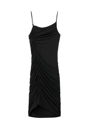 Czarna sukienka midi bez rękawów z cienkimi ramiączkami i marszczonymi detalami biegnącymi ukośnie od lewego górnego do prawego dolnego rogu.