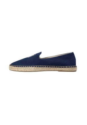 Zapato tipo alpargata azul marino con suela de yute trenzado y detalles de costuras, vista lateral sobre fondo blanco.
