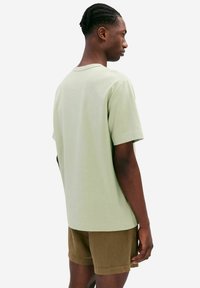 Elvine T-shirts basic - oliv