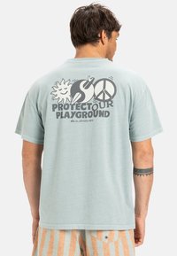 WAKE UP WORLD  - T-shirts med print - gkb