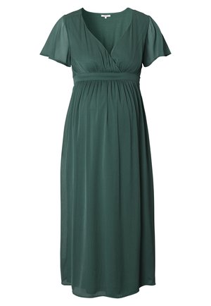 Grünes Umstandskleid mit kurzen Flatterärmeln, V-Ausschnitt, Empire-Taille und gerafftem Rock, der bis zur Mitte der Wade reicht.