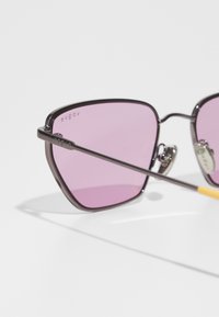 VOGUE Eyewear Slnečné okuliare - gold-coloured