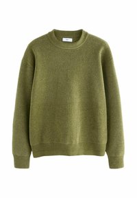 Olivenfarbener Pullover mit Rundhalsausschnitt aus Strick, mit gerippten Bündchen, Saum und Kragen, auf einem weißen Hintergrund präsentiert.