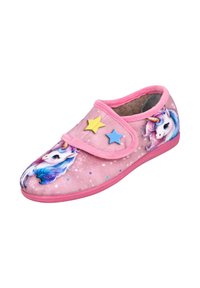 Zapatilla rosa hecha de material suave con un diseño de unicornio. Incluye acentos de estrellas azules y amarillas y un forro interior de felpa.