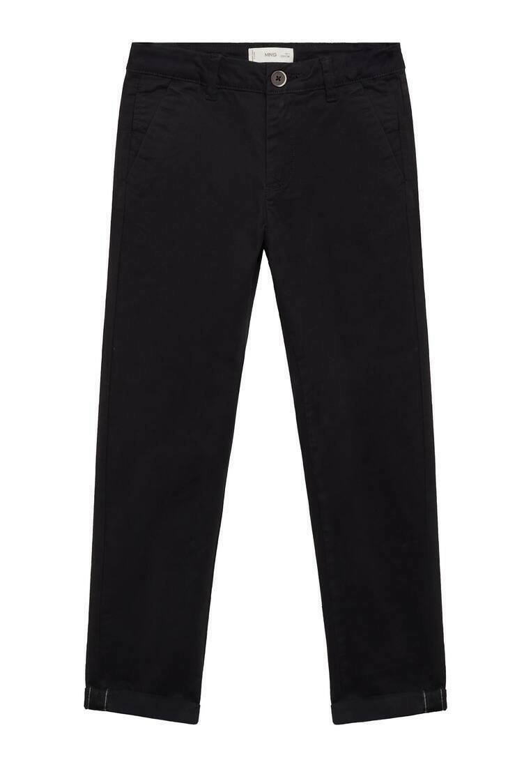 Pantalons en coton noirs avec une coupe droite, dotés d'une fermeture à bouton, de passants de ceinture et de bas de jambe à revers. Poches latérales incluses.